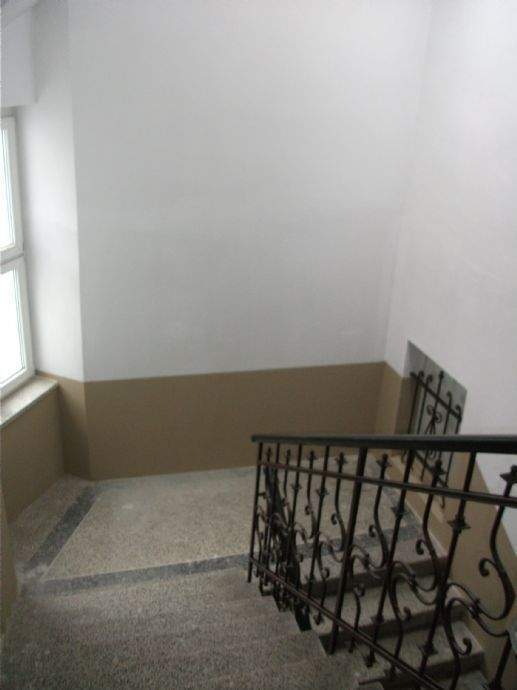 nette Mieter gesucht ! MiT Holzdielung - 3 Zimmer- MIT BaLkoN