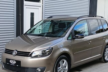 VW Touran 103.929 km 12.490 € Ditzingen 71254