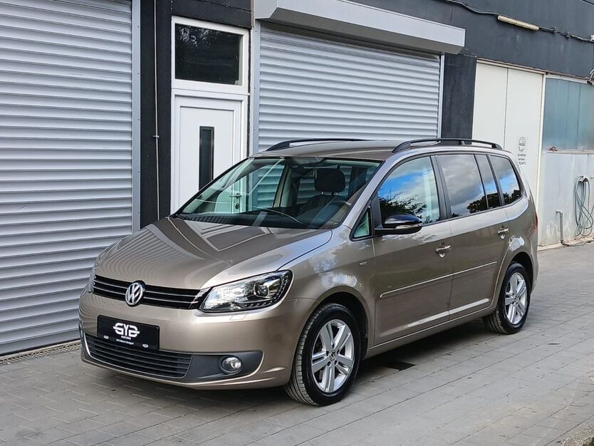 VW Touran 103.929 km 12.490 € Ditzingen 71254