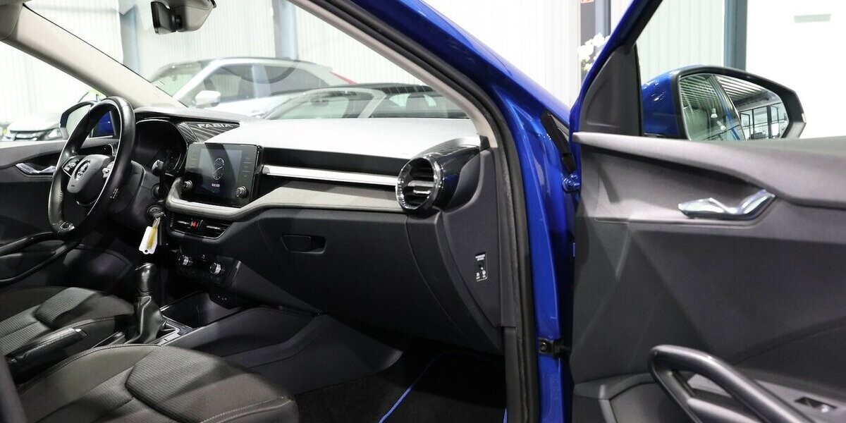 Skoda Fabia 1.0 TOUR RACE BLUE / LED / GROßES-DISPLAY 55.000 km 13.777 &euro; Hamm 59077