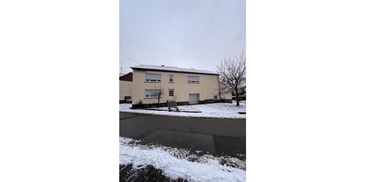 Einfamilienhaus Wadern - 5 Zimmer, 132 m&sup2;, 180.000&euro; | Angebot:25368493