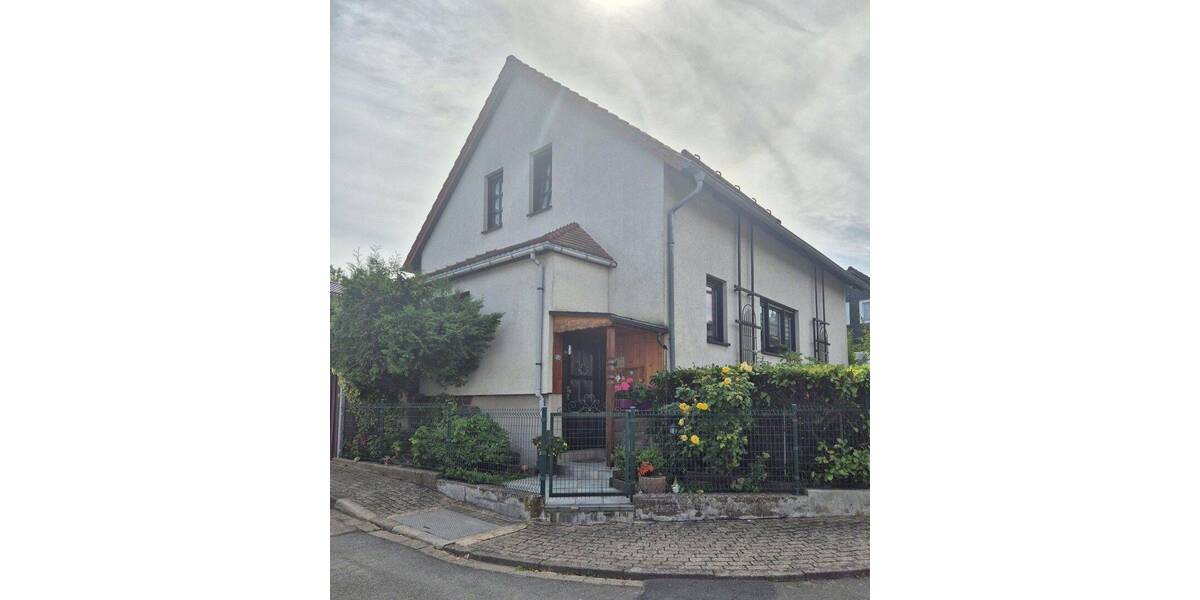 Einfamilienhaus, Garten, Garage 4 zimmer