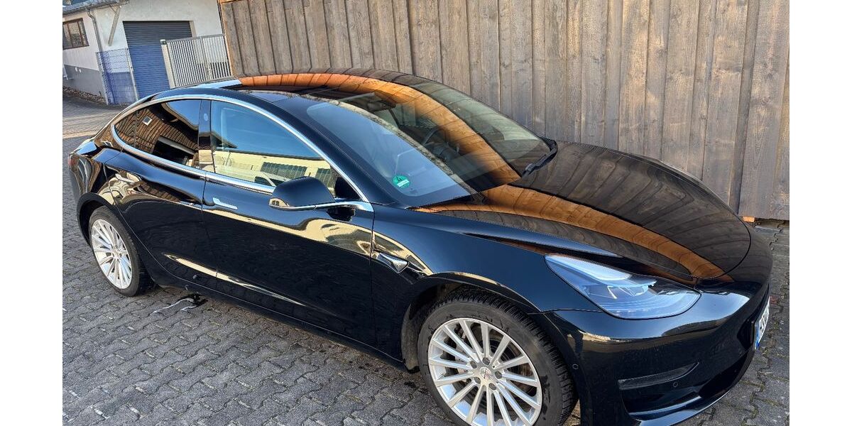 Tesla Model 3 125.000 km 25.900 &euro; Schmallenberg 57392