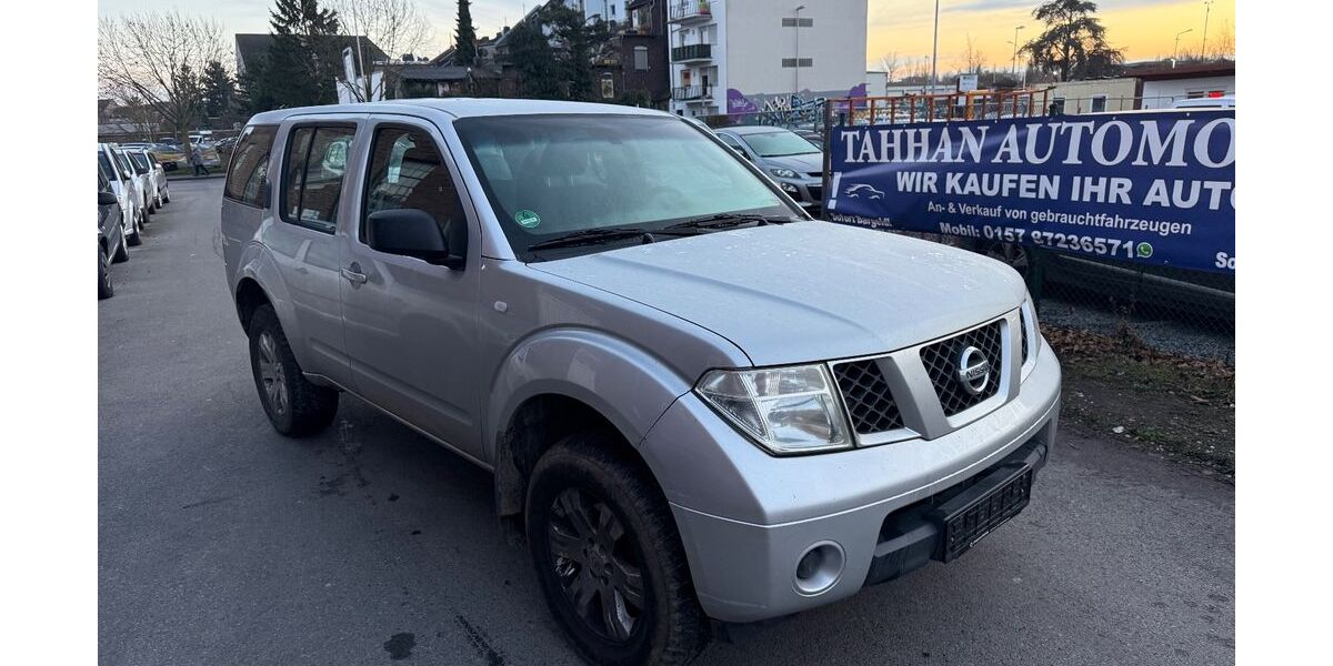 Nissan Pathfinder 164.000 km 3.500 &euro; Düren 52349