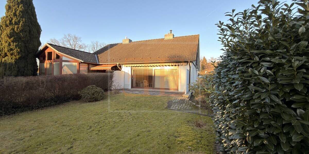 Klassische DHH mit Vollkeller und Garage in ruhiger Sackgassenlage von Ahrensburg - Doppelhaushälfte Ahrensburg | Angebot:26121169