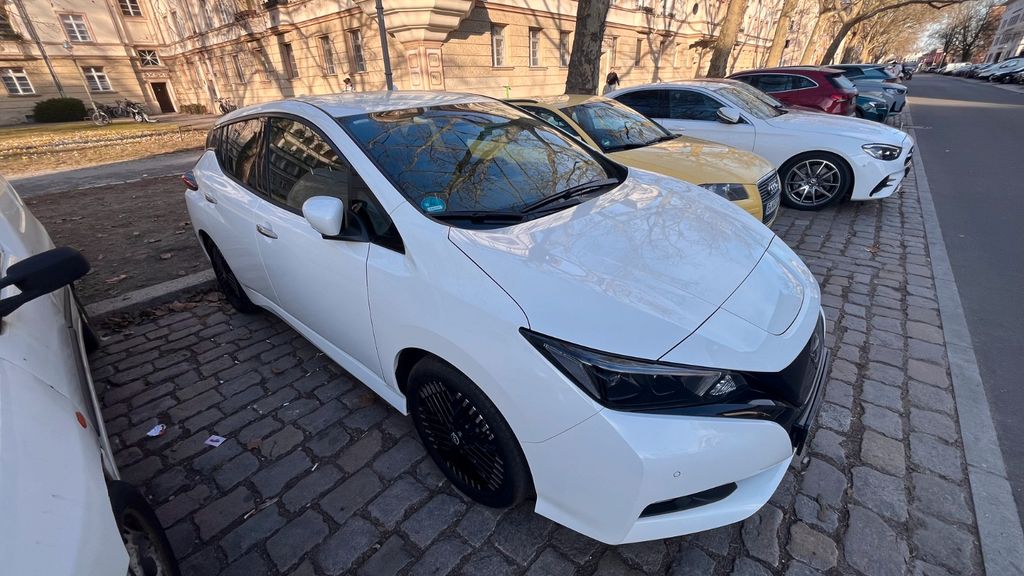 Nissan Leaf 11.550 km 13.999 &euro; Berlin 13595