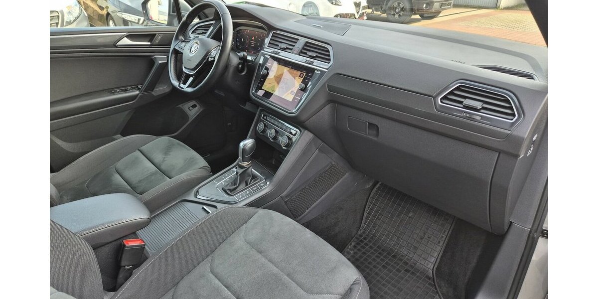 VW Tiguan Highline R-Line DSG, Navigation, LED-Schein 61.222 km 22.790 &euro; Rodgau 63110