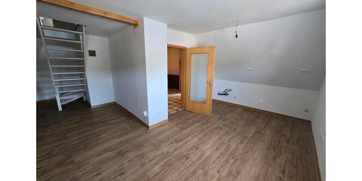 Etagenwohnung Wehingen - 4 Zimmer, 140 m&sup2;, 1.250&euro; | Angebot:26133452
