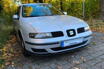 Seat Toledo 177.390 km 2.700 € Berlin 13125