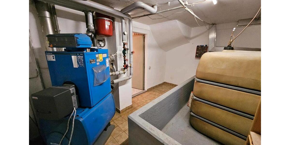 Reiheneckhaus mit Garten, zwei Garagen in Bayreuth - Top Lage 5 zimmer