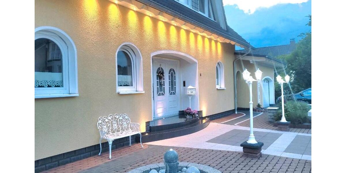 Einfamilienhaus Breidenbach - 8 Zimmer, 207 m&sup2;, 470.000&euro; | Angebot:26539621