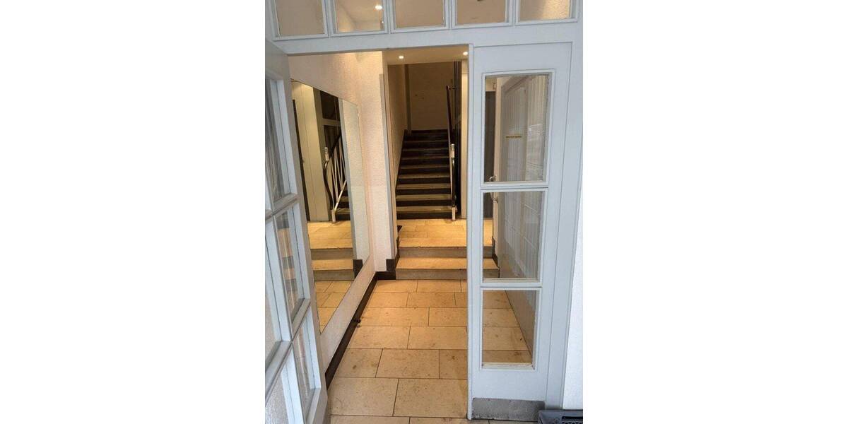 Etagenwohnung Düsseldorf Düsseltal - 3 Zimmer, 100 m&sup2;, 1.800&euro; | Angebot:26805160