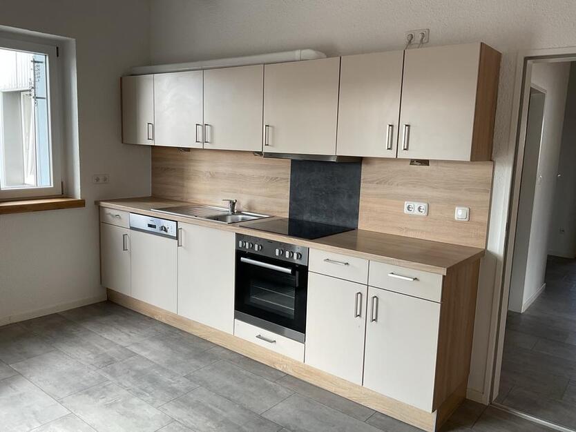 Große helle 4-Zimmerwohnung mit überdachter Dachterrasse