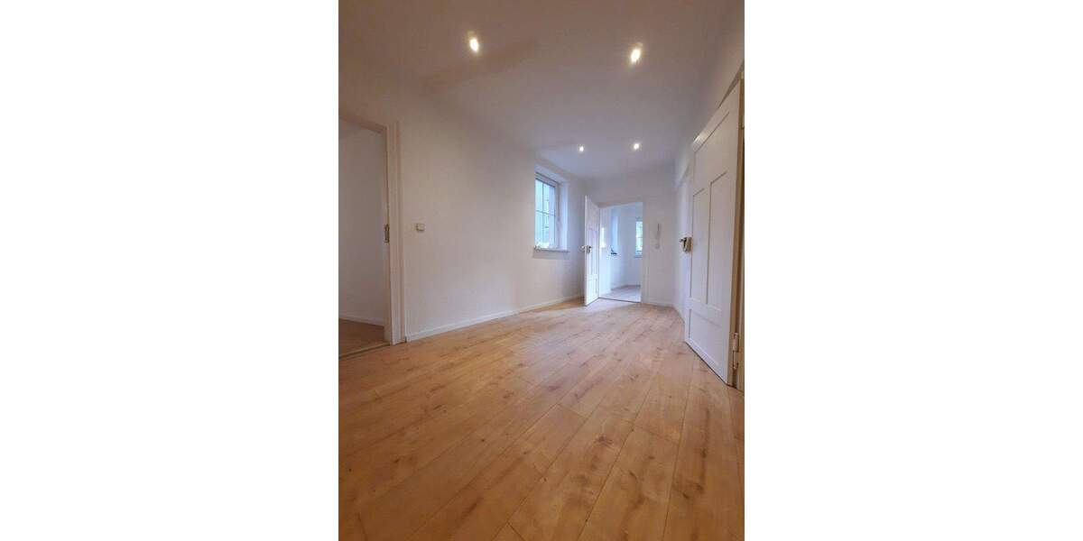 Mehrfamilienhaus, Wohnhaus Sachsen - Limbach-Oberfrohna Limbach-Oberfrohna - 3 Zimmer, 77 m&sup2;, 480&euro; | Angebot:24792288