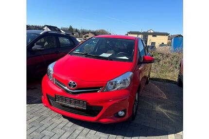 Toyota Yaris 49.093 km 8.885 &euro; Eschweiler 52249