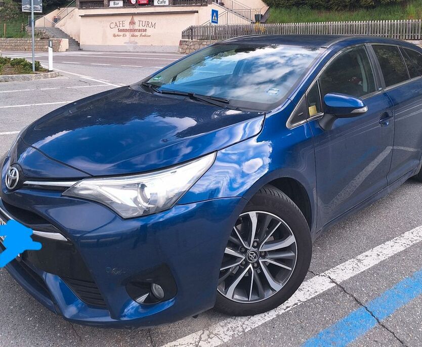Toyota Avensis 80.000 km 14.400 € Urmitz 56220