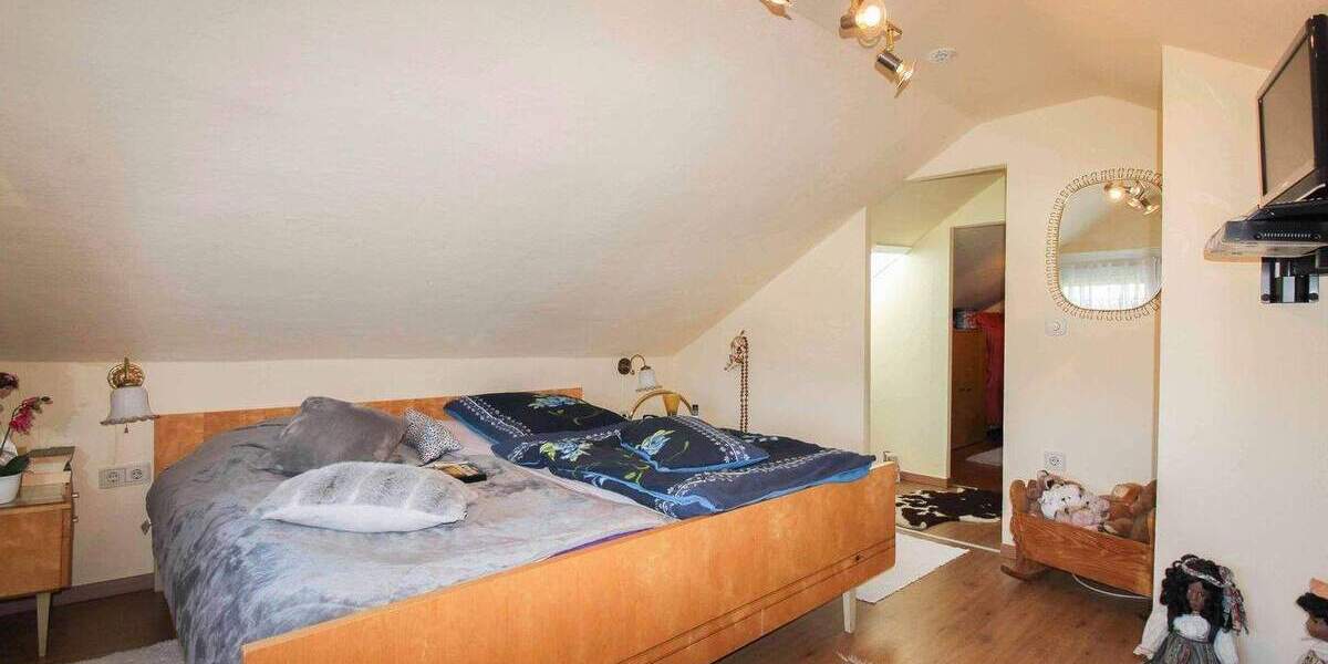 Doppelhaushälfte Bonn Mehlem - 2 Zimmer, 86 m&sup2;, 228.000&euro; | Angebot:24736122