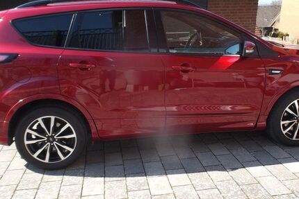 Ford Kuga 89.000 km 18.800 &euro; Schieder-Schwalenberg 32816