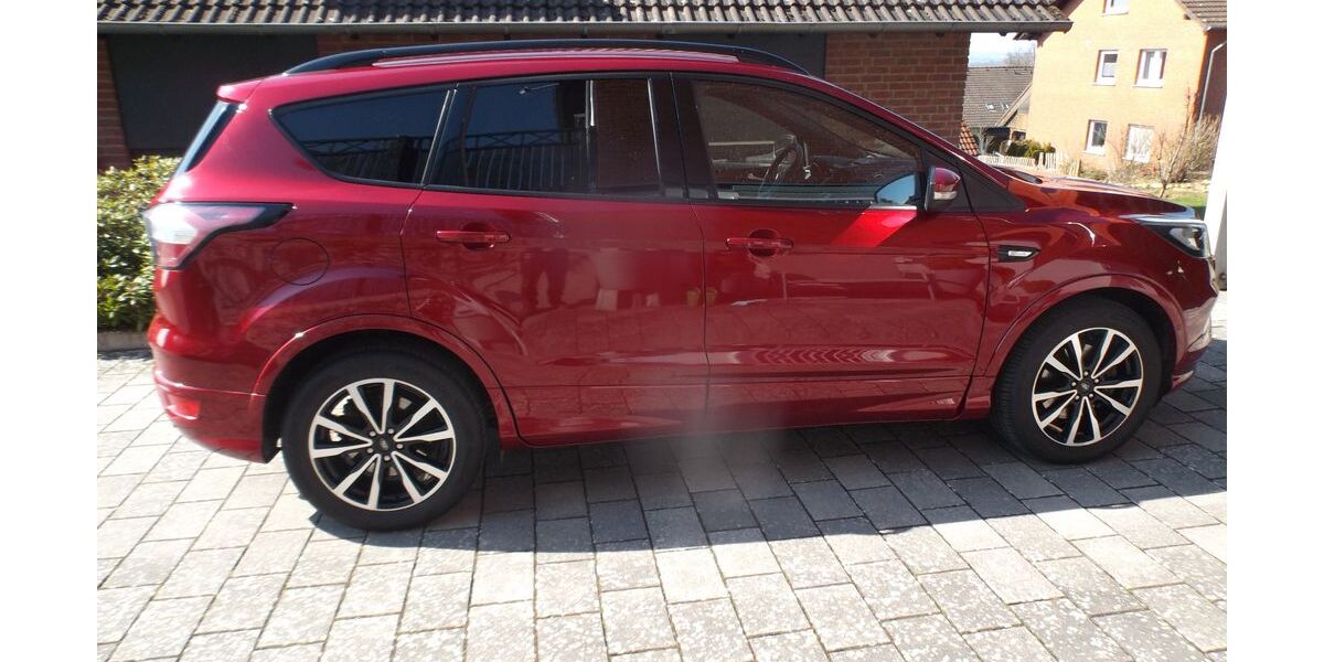 Ford Kuga 89.000 km 19.750 &euro; Schieder-Schwalenberg 32816