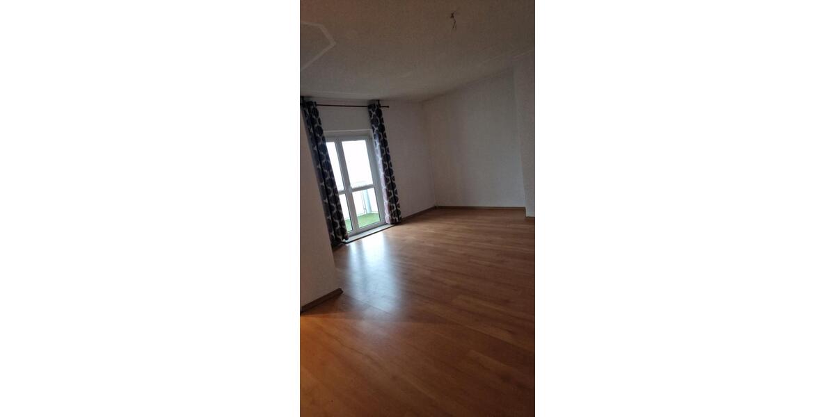 Etagenwohnung Schöneck/Vogtland Vogtland - 4 Zimmer, 100 m&sup2;, 99.000&euro; | Angebot:26785567