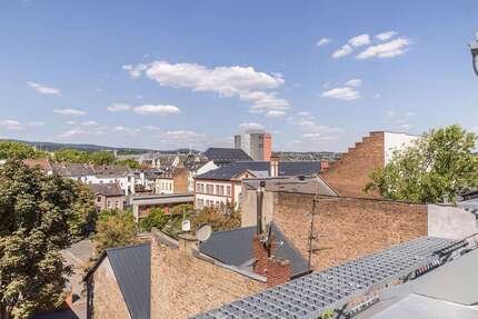 Wohnung Wiesbaden Südost - 5.5 Zimmer, 176 m&sup2;, 2.100&euro; | Angebot:25087972