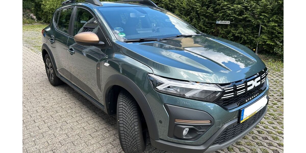 Dacia Sandero 60.000 km 12.300 &euro; Chemnitz 09120