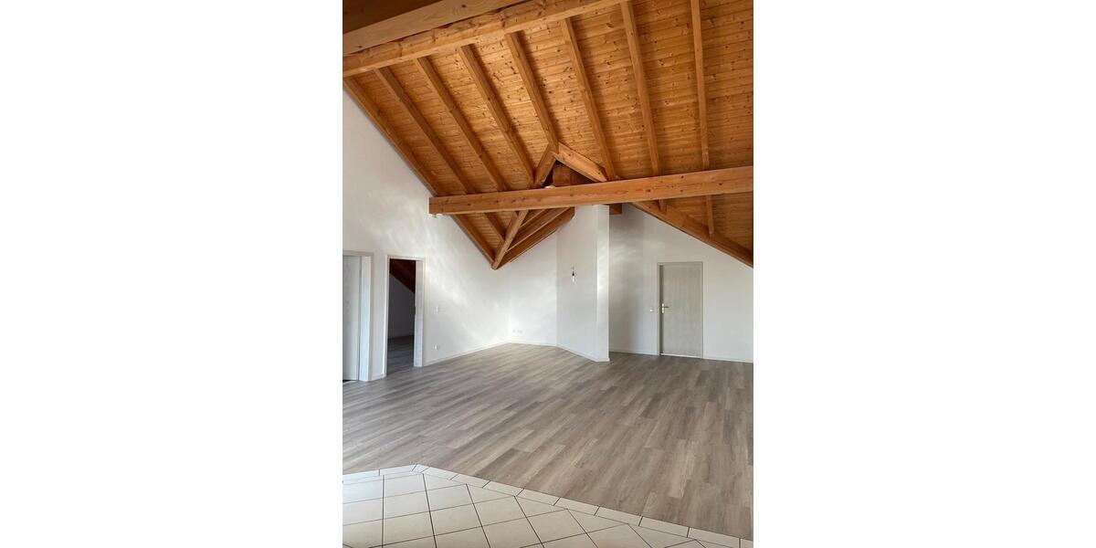 Dachgeschoßwohnung Bischofsheim - 3 Zimmer, 119 m&sup2;, 1.300&euro; | Angebot:24421774