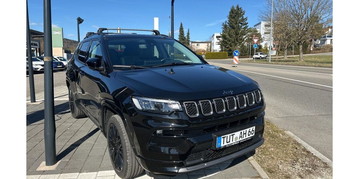 Jeep Compass 50.000 km 26.800 &euro; Tuttlingen 78532