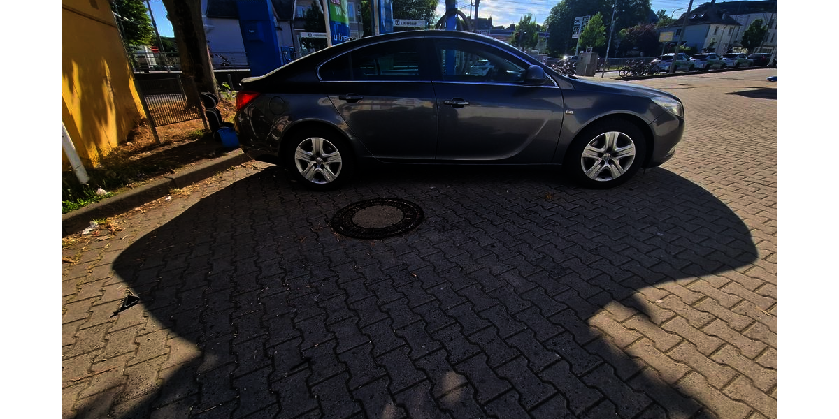 Opel Insignia 103.662 km 6.500 &euro; Frankfurt 60433
