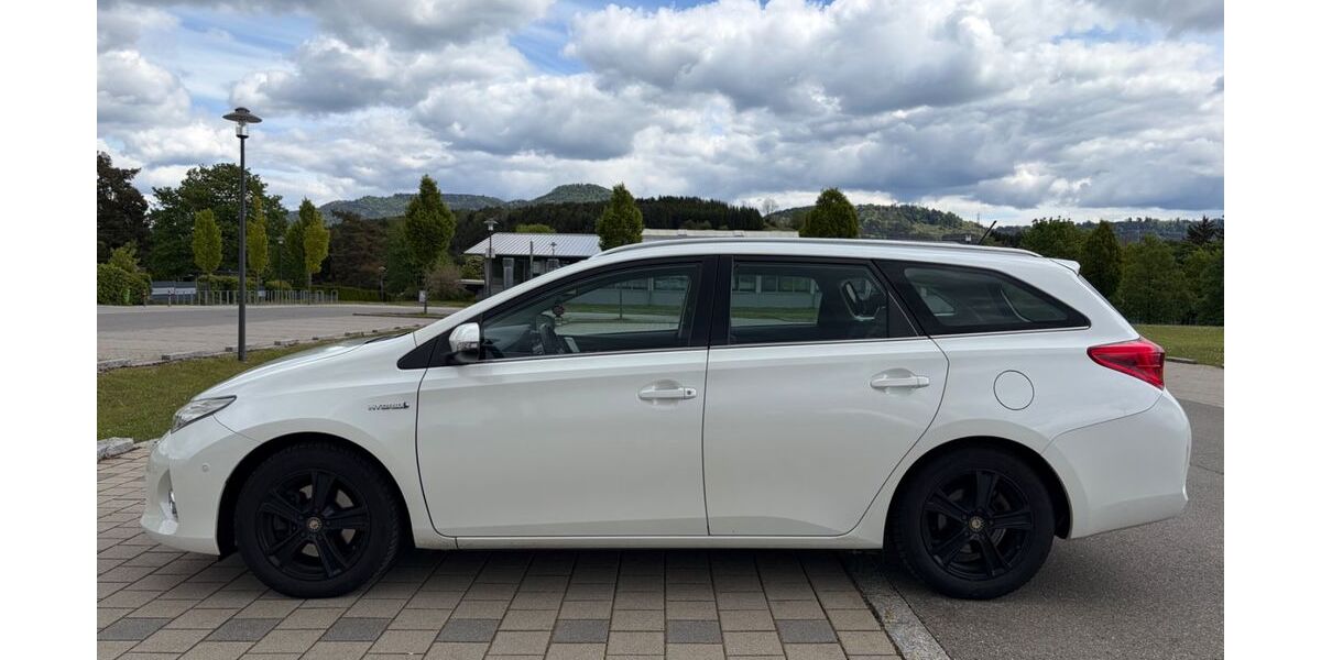 Toyota Auris Touring Sports 165.042 km 9.500 &euro; Wellendingen 78669
