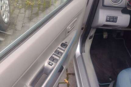 Mazda 2 93.537 km 2.499 € Hiddenhausen 32120