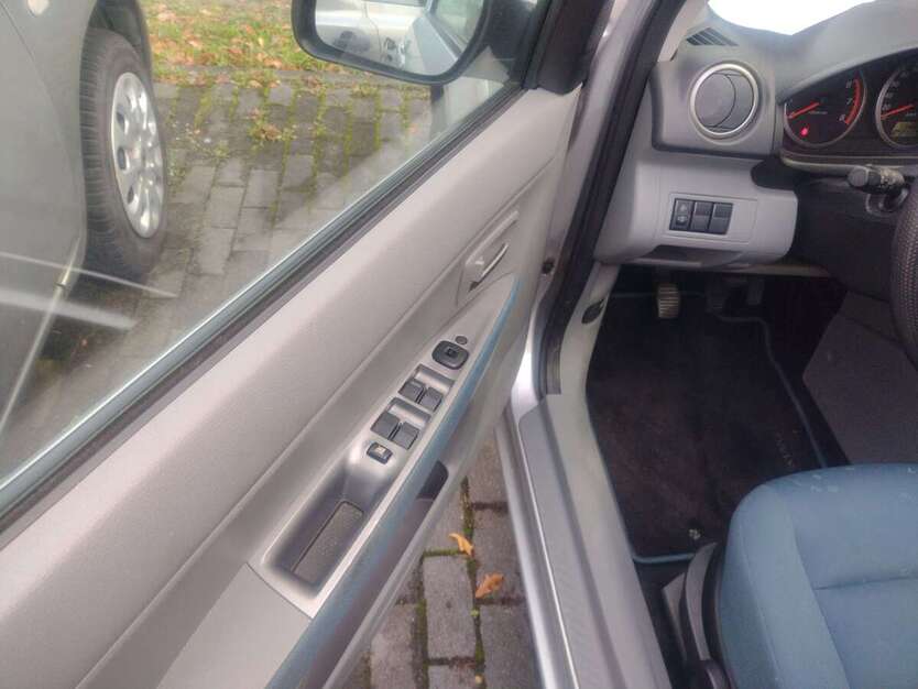 Mazda 2 93.537 km 2.499 € Hiddenhausen 32120