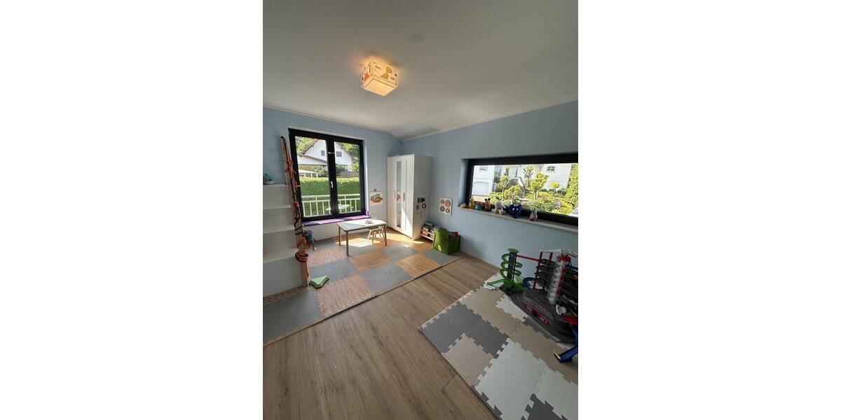 Einfamilienhaus Sankt Katharinen (Landkreis Neuwied) - 7 Zimmer, 180 m&sup2;, 2.400&euro; | Angebot:26806002