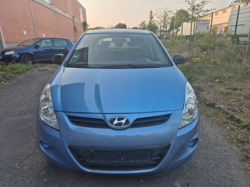 i20
