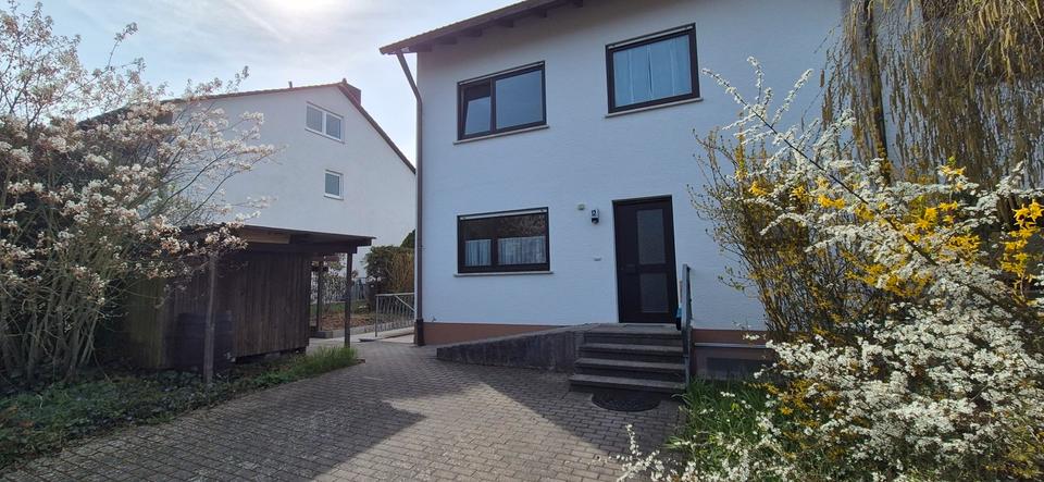 Reihenhaus Karlstadt - 7 Zimmer, 181 m&sup2;, 1.755&euro; | Angebot:26142216