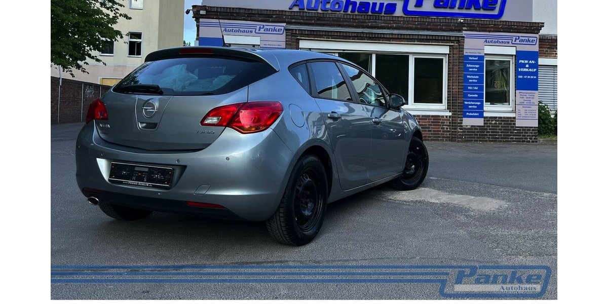 Opel Astra 1.4 150 Jahre *SHZ*PDC*AUX*Teilleder* 112.935 km 6.890 &euro; Berlin 13187