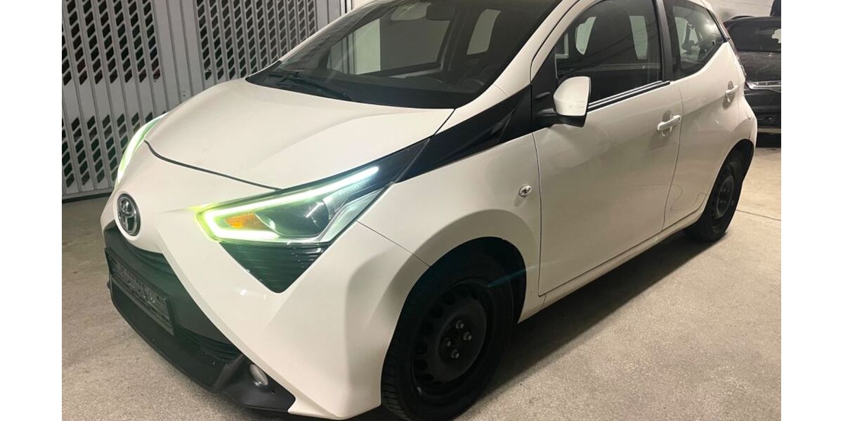 Toyota Aygo (X) 189.000 km 5.450 &euro; Muenchen 81825