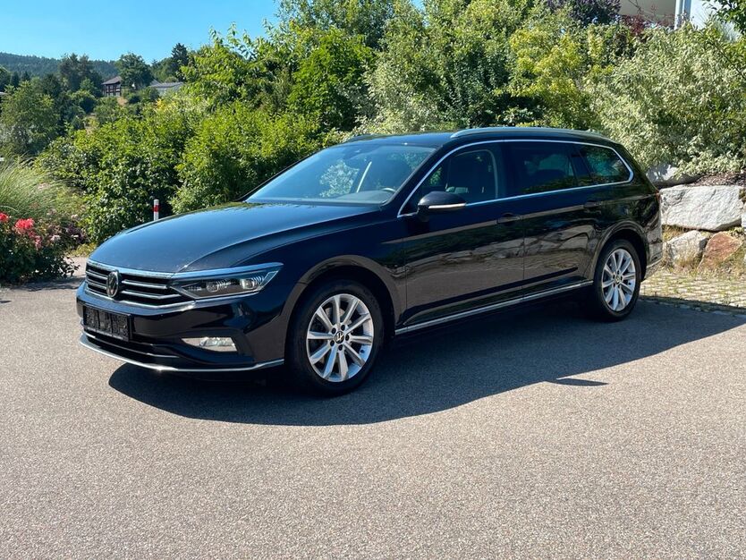 VW Passat Variant 95.369 km 25.990 € Tiefenbach 93464