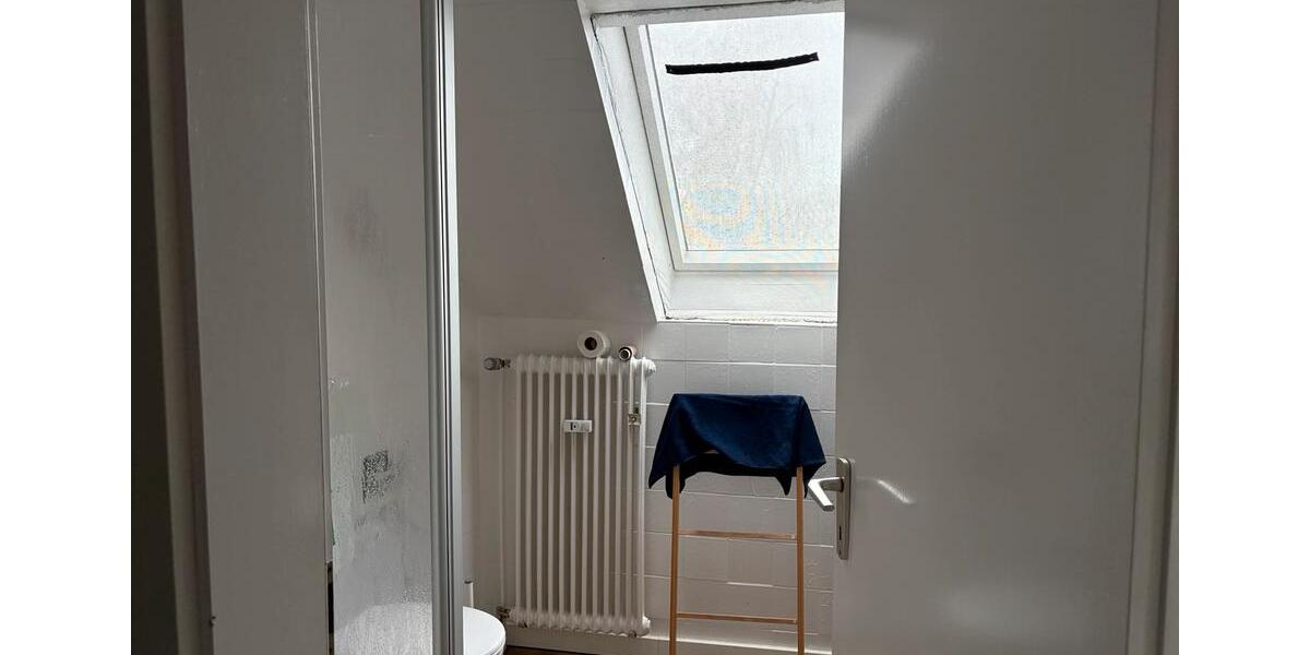 Dachgeschoßwohnung Bonn Gielgen - 3 Zimmer, 37 m&sup2;, 430&euro; | Angebot:25916579