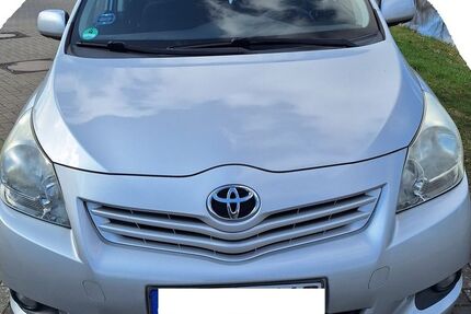 Toyota Verso 184.000 km 4.800 &euro; Bremen 28357