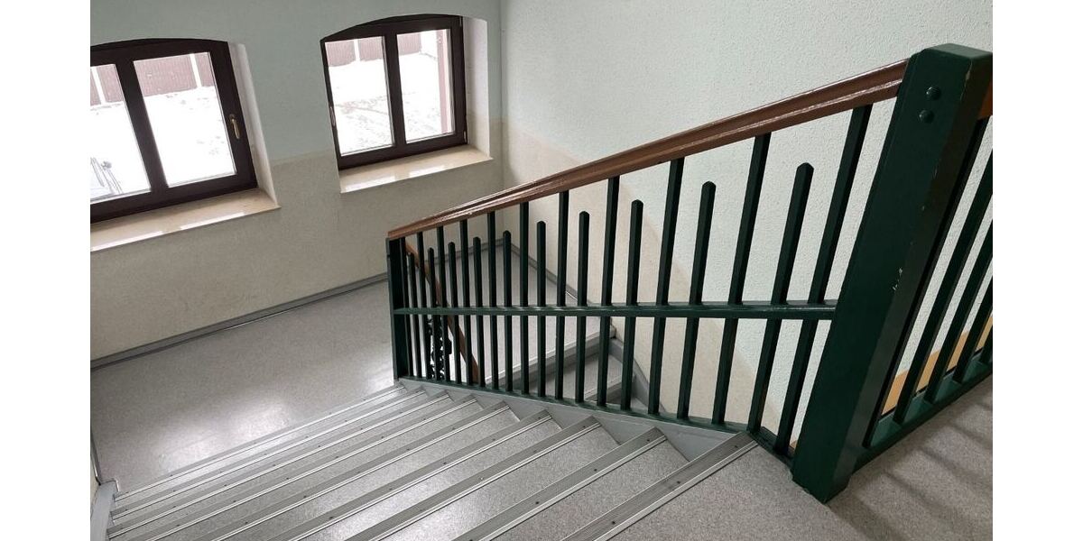 Zur ANLAGE - neu vermietete schöne Maisonette-Wohnung mit Balkon, Garage und Stellplatz! - Dachgeschoßwohnung Bärenstein Niederschlag | Angebot:26003491