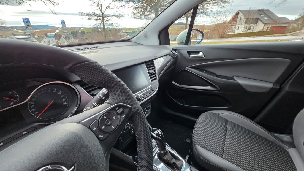 Opel Crossland (X) 86.808 km 12.600 &euro; Usingen 61250