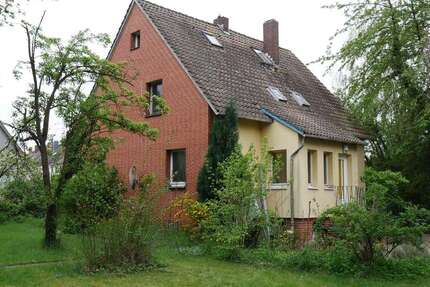 Haus zum Kaufen in Ronnenberg 299.000 € 178 m² 8 zimmer