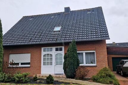 Haus Neuenhaus - 7 Zimmer, 145 m&sup2;, 255.000&euro; | Angebot:25590965