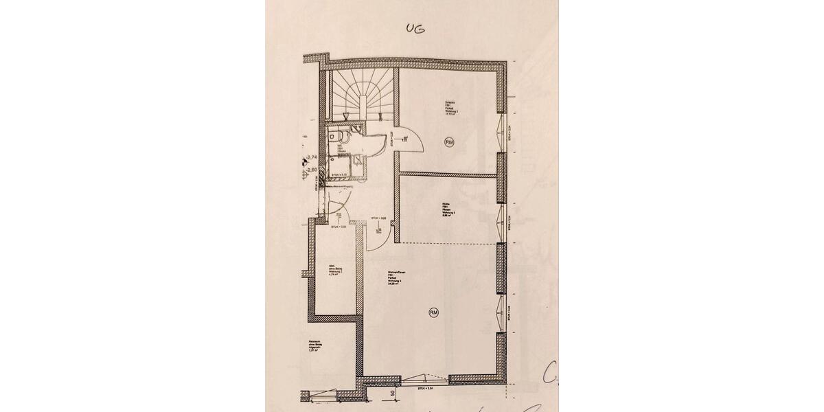 5-Zimmer-Wohnung mit Garten und Garagen zu verkaufen 5 zimmer