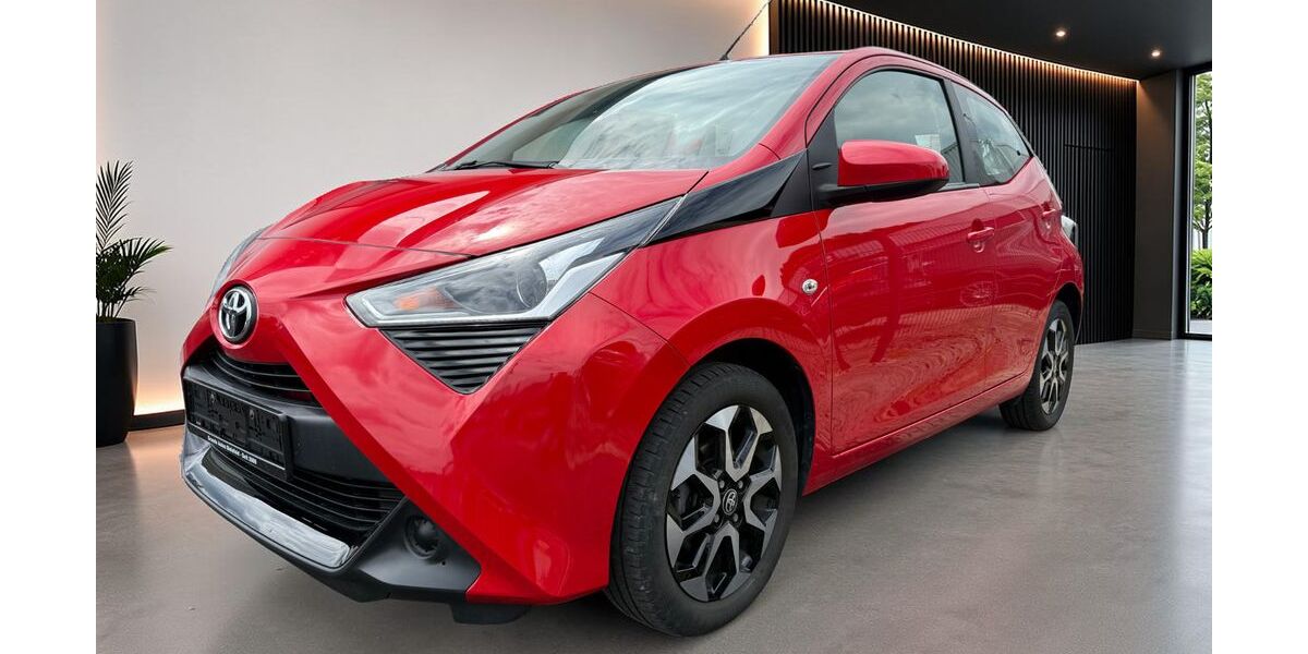Toyota Aygo (X) 34.604 km 12.500 &euro; Bielefeld 33659