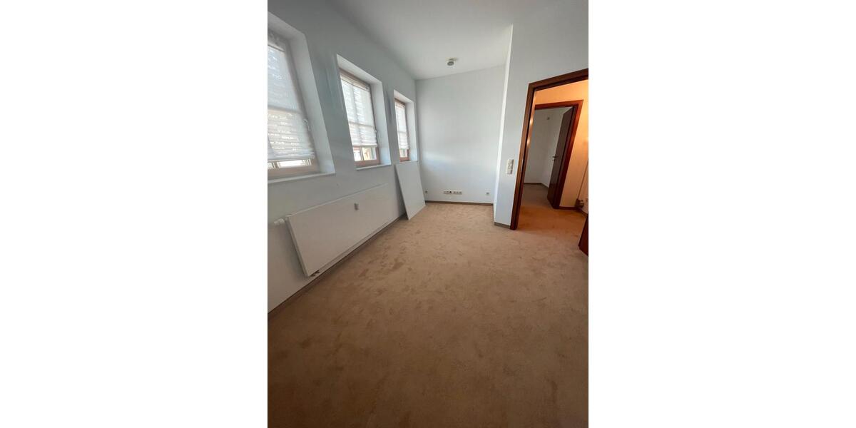 Etagenwohnung Döbeln - 6 Zimmer, 190 m&sup2;, 1.500&euro; | Angebot:26006170