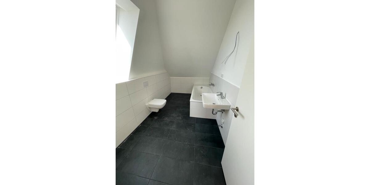 Dachgeschoßwohnung Neuenhagen bei Berlin - 4 Zimmer, 80 m&sup2;, 1.870&euro; | Angebot:26378690