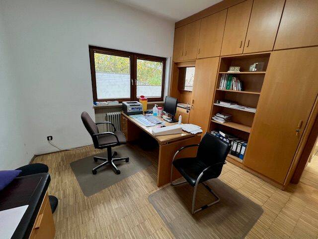 Gewerbeobjekt Gießen Wieseck - 4 Zimmer, 120 m&sup2;, 1.140&euro; | Angebot:26436663