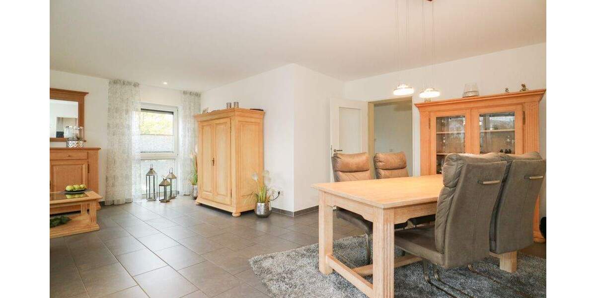 Mehrfamilienhaus, Wohnhaus Neuss / Rosellerheide Rosellen - 8 Zimmer, 282 m&sup2;, 750.000&euro; | Angebot:24041600